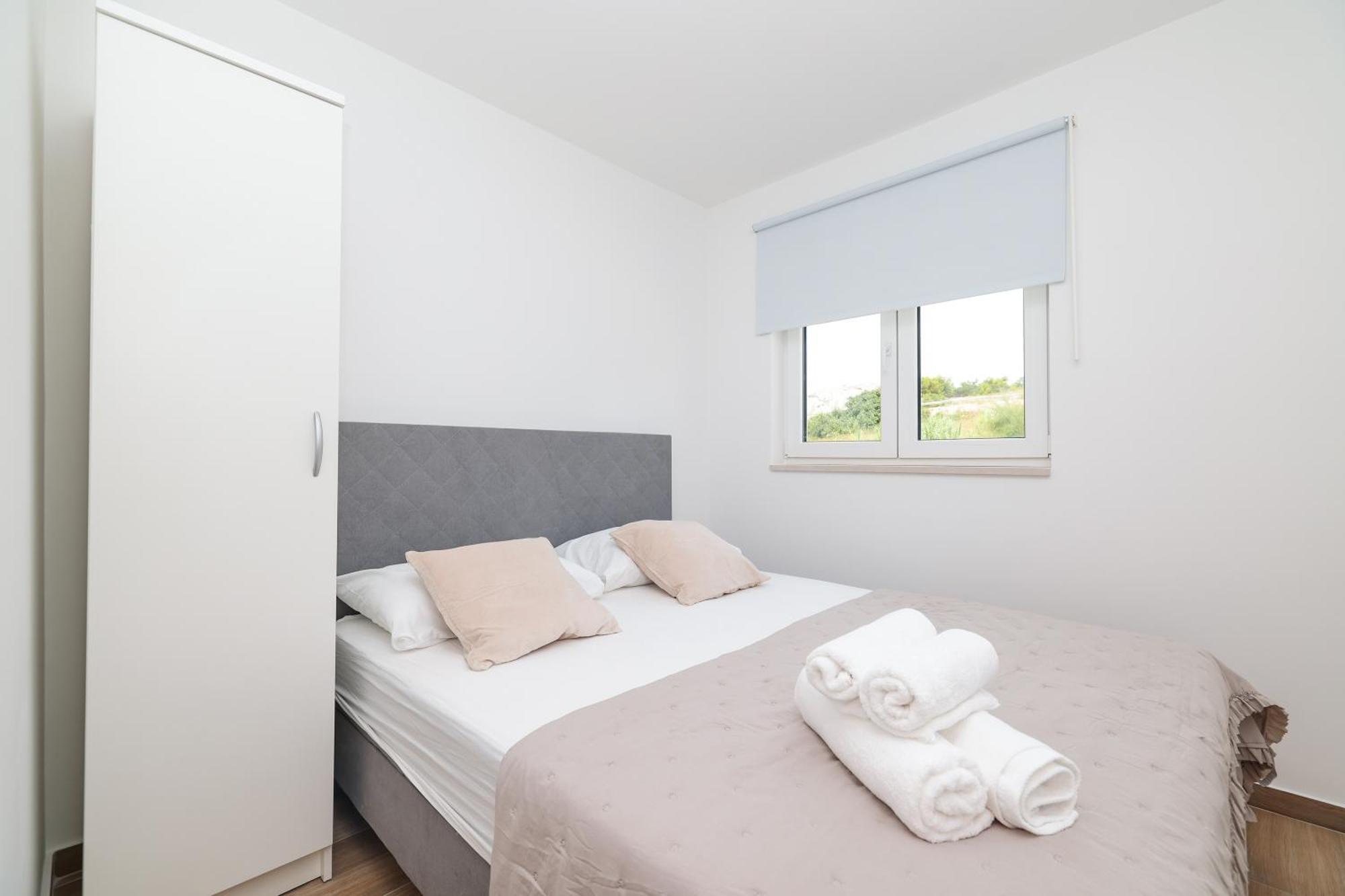 Beachfront Apartments Tic With Seaview Miletici Exterior photo