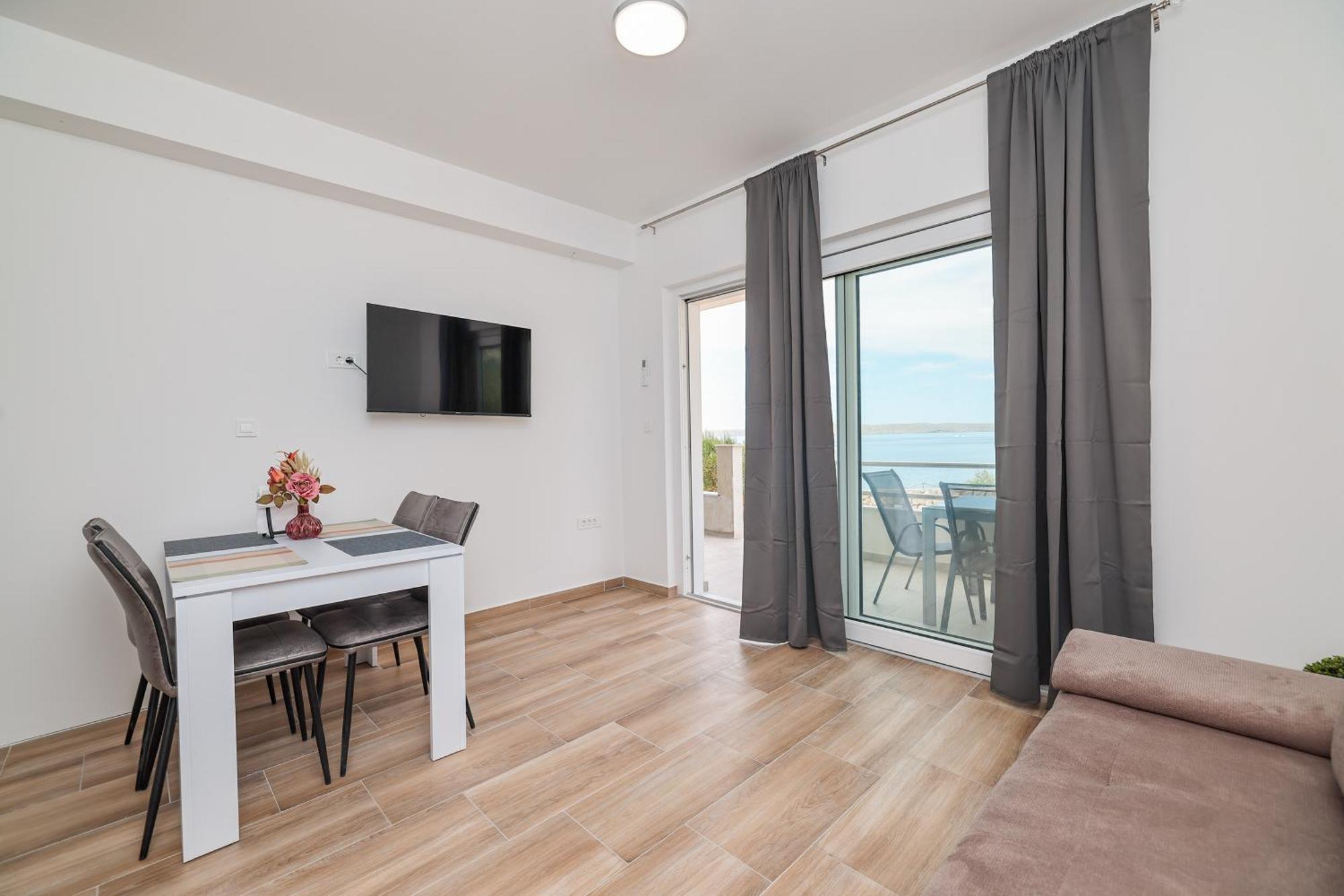 Beachfront Apartments Tic With Seaview Miletici Exterior photo