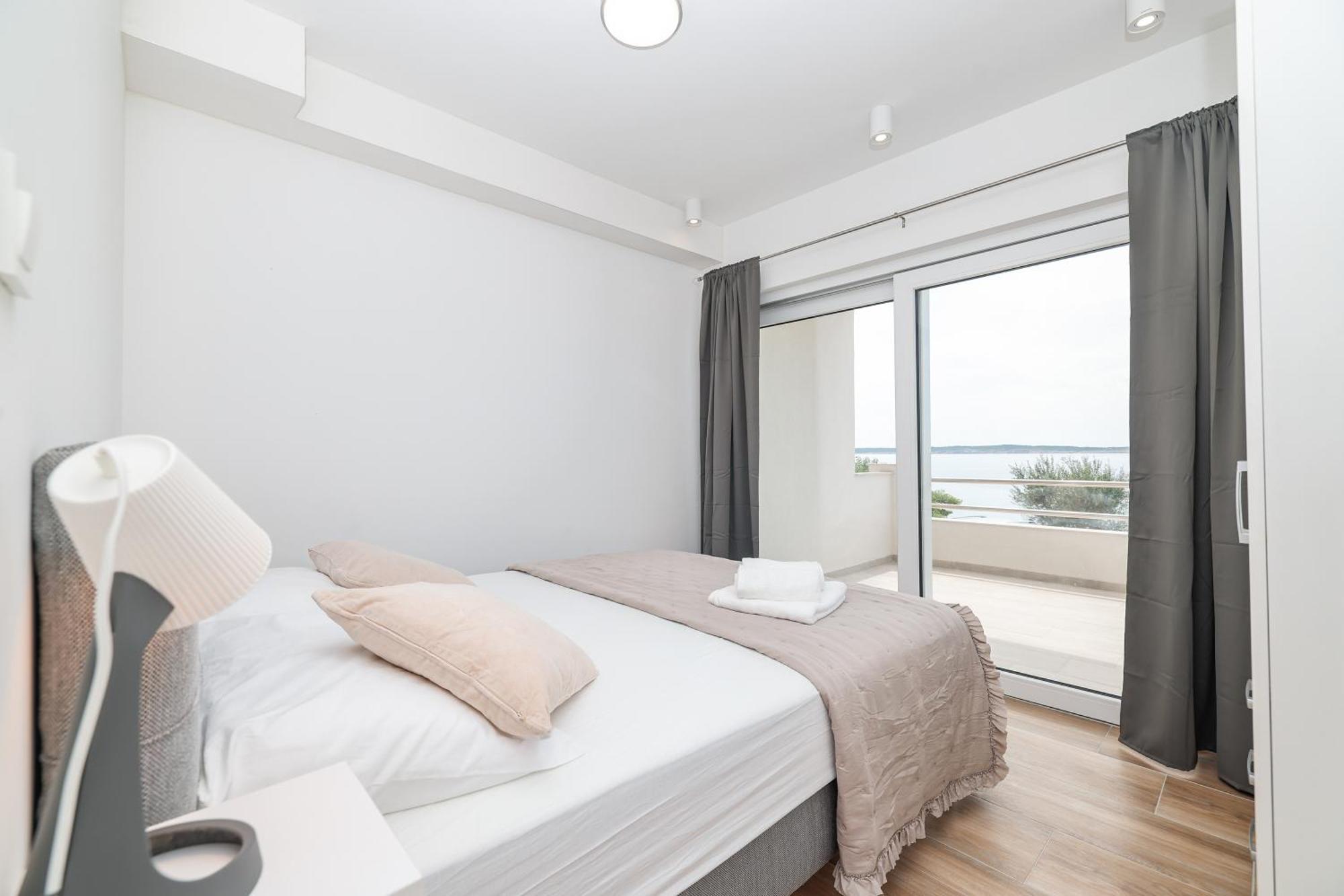 Beachfront Apartments Tic With Seaview Miletici Exterior photo